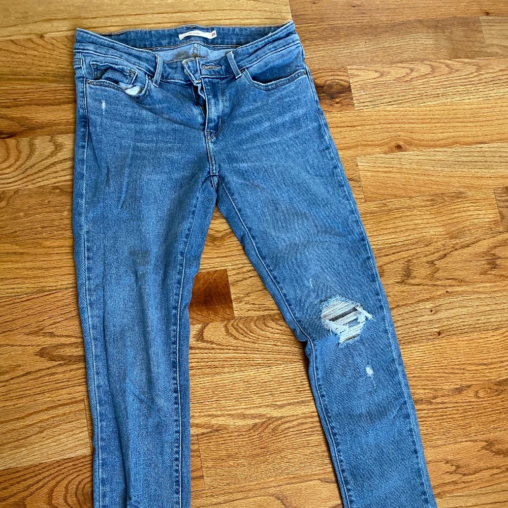 Levis distressed jeans